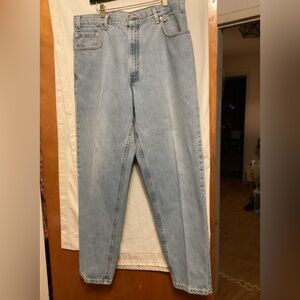 Vintage Loose fit tapered leg light wash Levi’s Jeans w 28x L 32